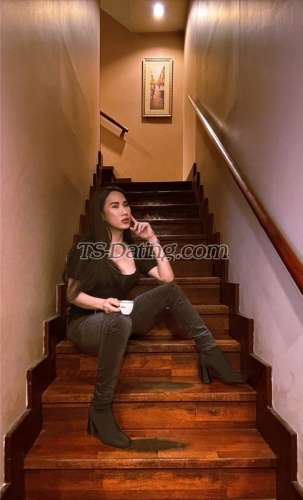 Transgender model cherry in Dubai